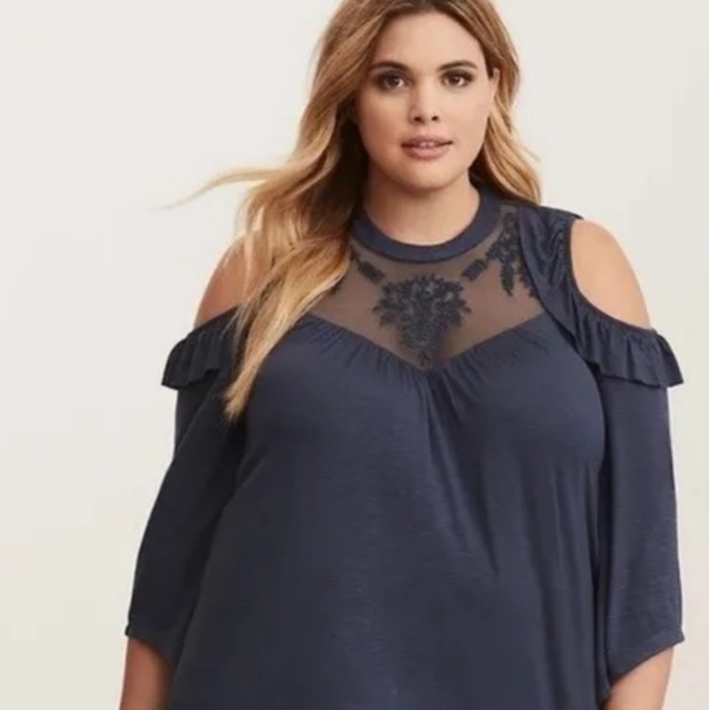 Blue plus cold shoulder lace top